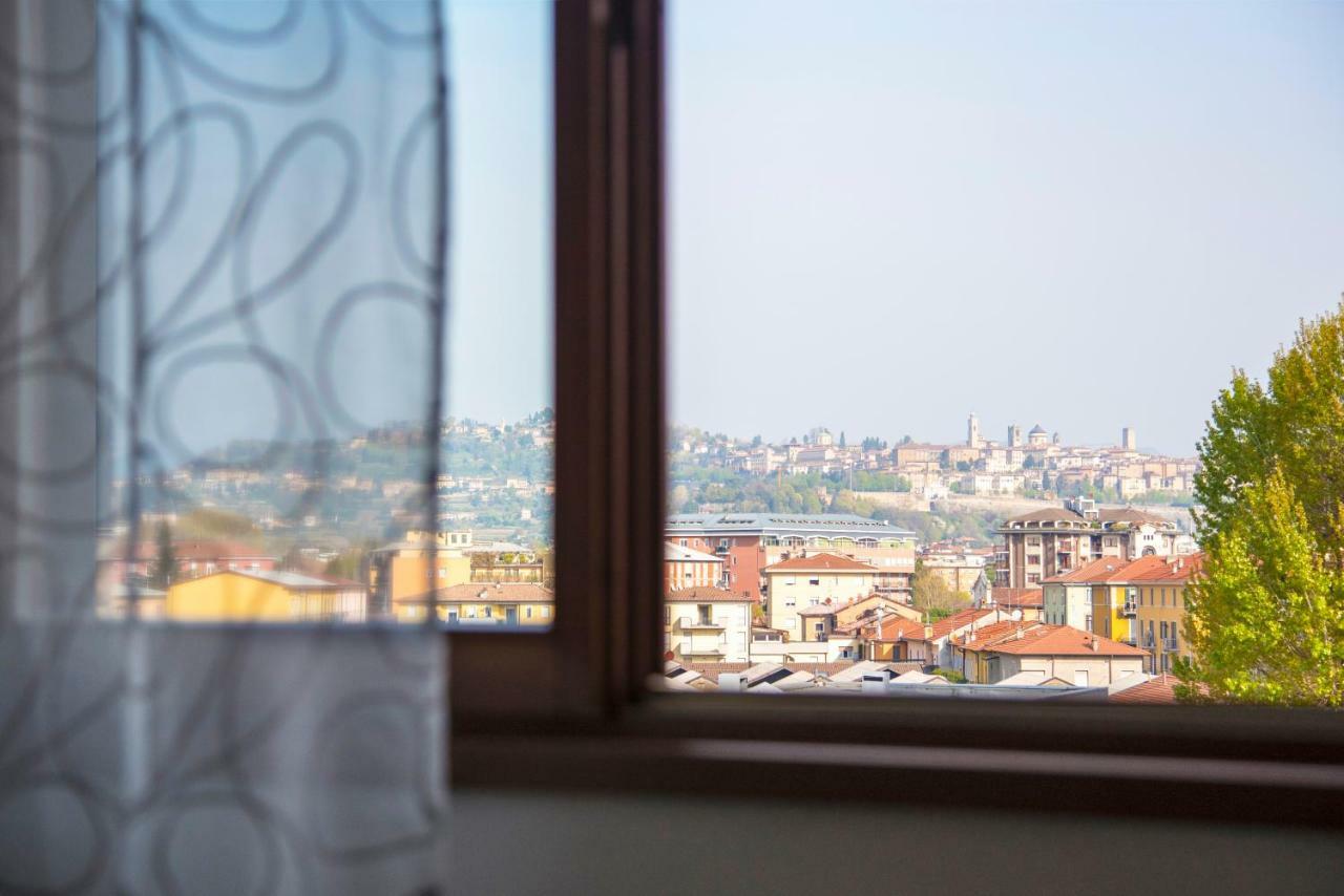 Chic Panoramic Apartment ベルガモ エクステリア 写真